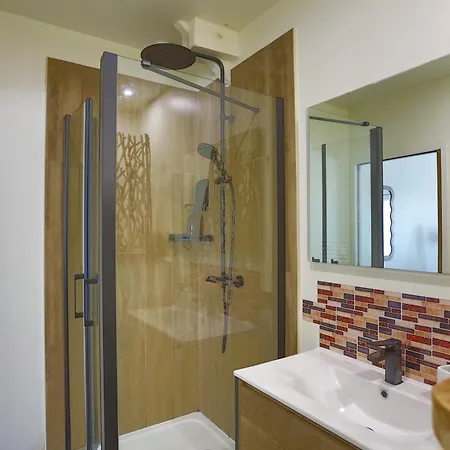 Le Clos Saint Fiacre بيت ضيافة Carentoir